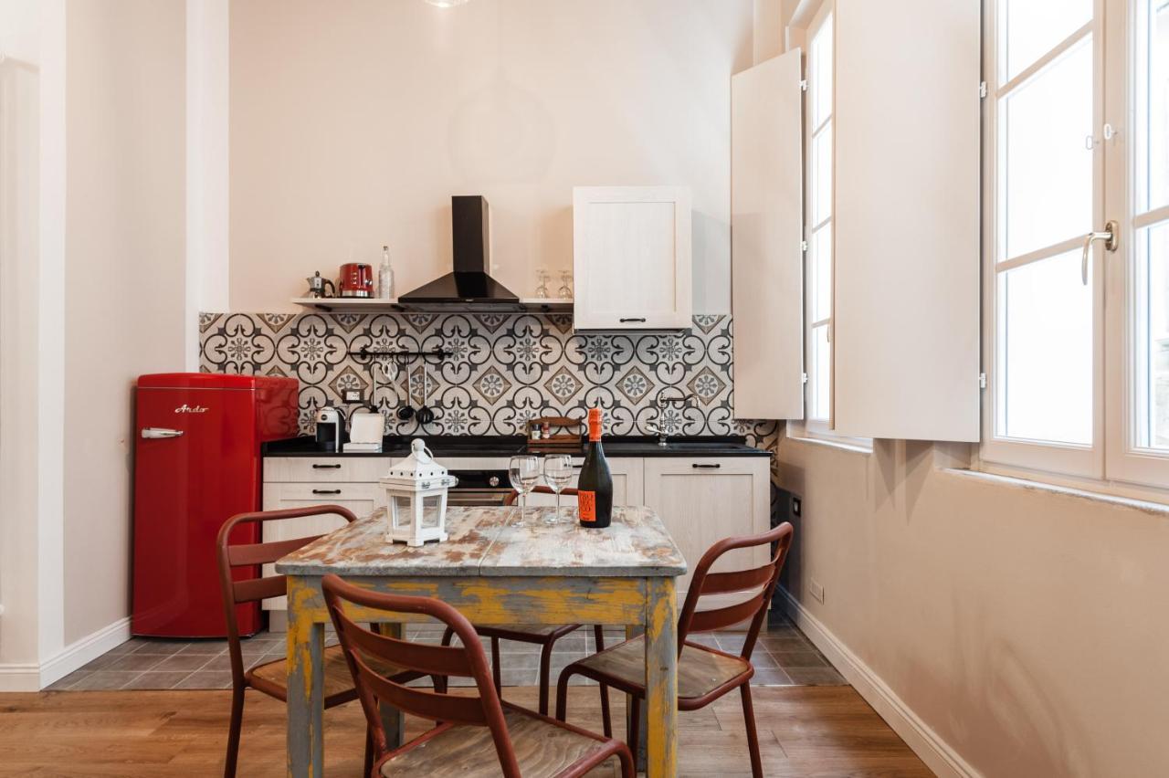 La Conchiglia Apartment Лука Екстериор снимка